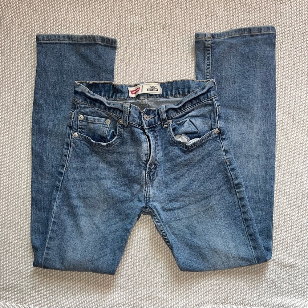 Womens Levi’s Denim Medium Wash Straight Leg Jeans Sz 24x26 Mid Rise